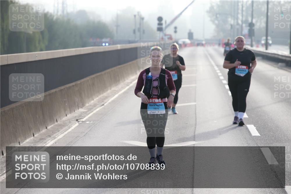 03.10.2026 - Köhlbrandbrückenlauf Jannik Wohlers http://msf.ph/oto/10708839 03.10.2026 09:32:02 Position 3 1975 meine-sportfotos.de