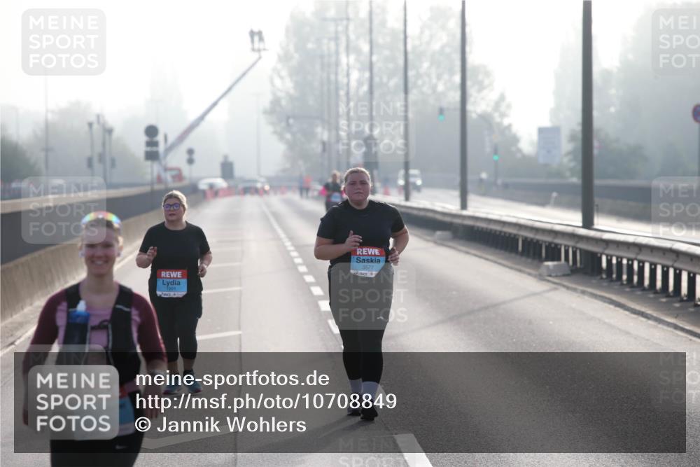 03.10.2026 - Köhlbrandbrückenlauf Jannik Wohlers http://msf.ph/oto/10708849 03.10.2026 09:32:05 Position 3 1975, 1991, 3577 meine-sportfotos.de