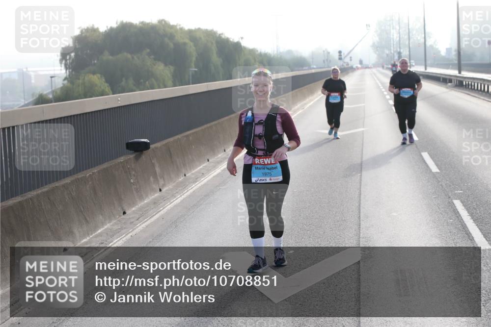 03.10.2026 - Köhlbrandbrückenlauf Jannik Wohlers http://msf.ph/oto/10708851 03.10.2026 09:32:08 Position 3 1975 meine-sportfotos.de