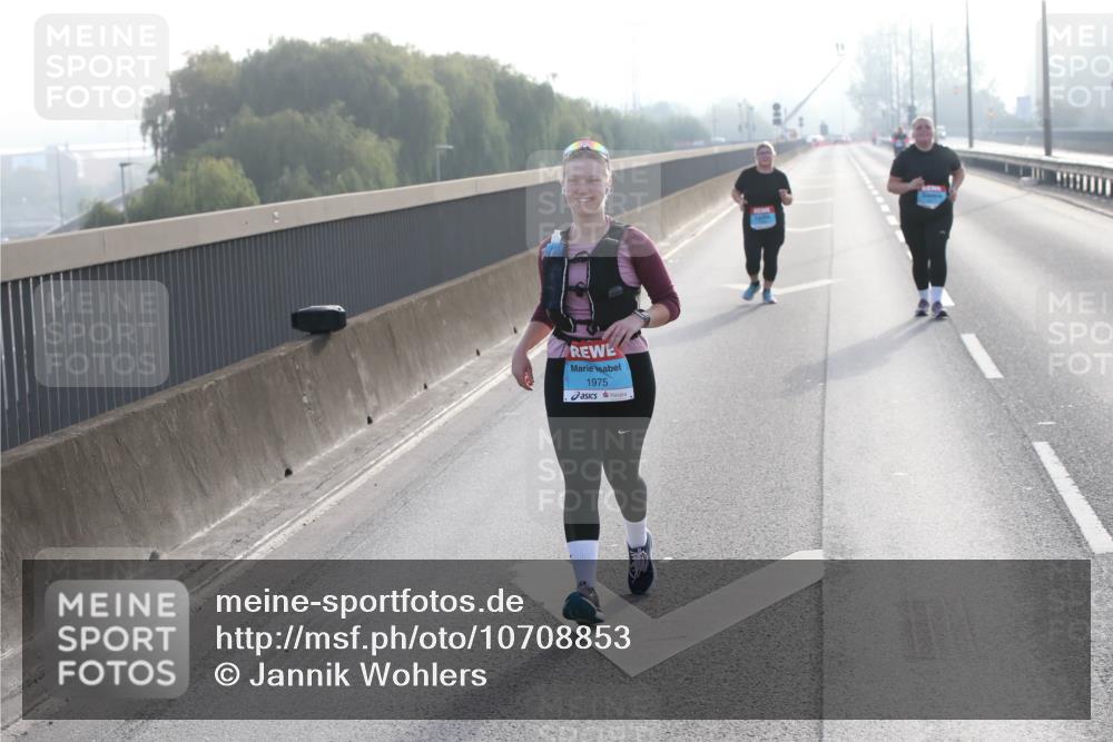 03.10.2026 - Köhlbrandbrückenlauf Jannik Wohlers http://msf.ph/oto/10708853 03.10.2026 09:32:08 Position 3 1975 meine-sportfotos.de