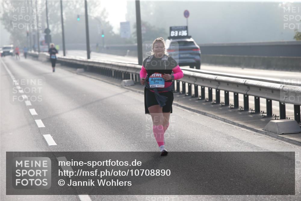 03.10.2026 - Köhlbrandbrückenlauf Jannik Wohlers http://msf.ph/oto/10708890 03.10.2026 09:32:30 Position 3 3368, 03, 136 meine-sportfotos.de