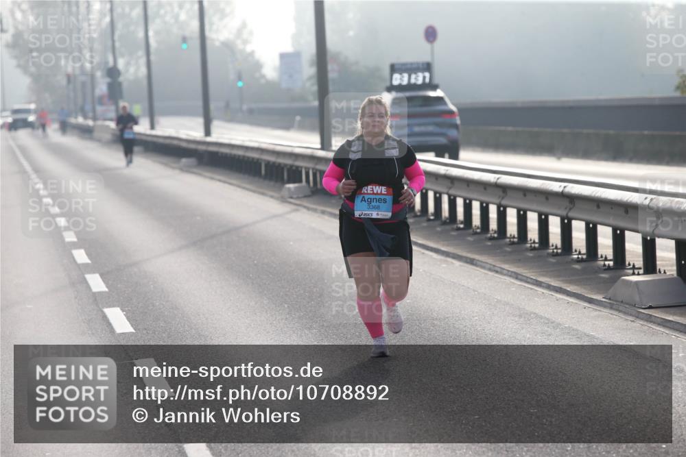 03.10.2026 - Köhlbrandbrückenlauf Jannik Wohlers http://msf.ph/oto/10708892 03.10.2026 09:32:30 Position 3 3368, 03, 137 meine-sportfotos.de