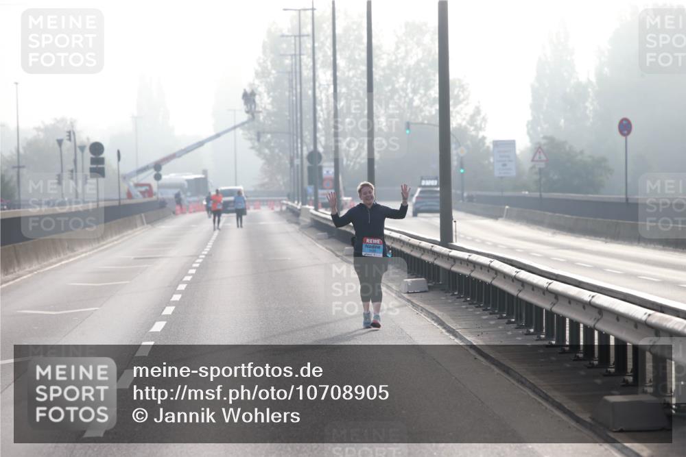 03.10.2026 - Köhlbrandbrückenlauf Jannik Wohlers http://msf.ph/oto/10708905 03.10.2026 09:32:57 Position 3  meine-sportfotos.de