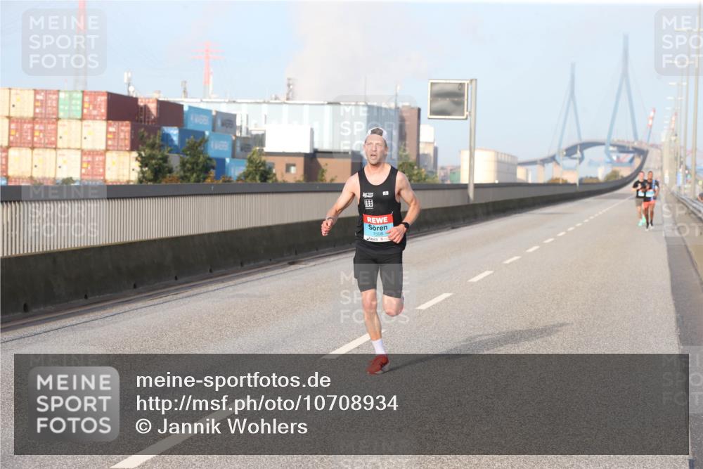 03.10.2026 - Köhlbrandbrückenlauf Jannik Wohlers http://msf.ph/oto/10708934 03.10.2026 09:34:03 Position 3 1508 meine-sportfotos.de