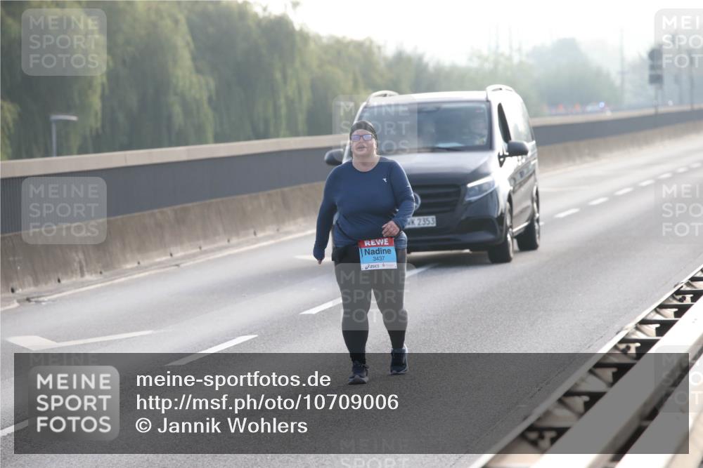 03.10.2026 - Köhlbrandbrückenlauf Jannik Wohlers http://msf.ph/oto/10709006 03.10.2026 09:35:07 Position 3 3437, 2353 meine-sportfotos.de