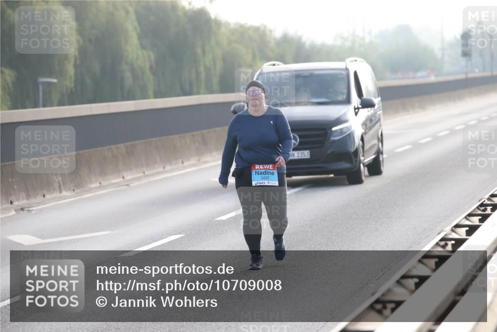 03.10.2026 - Köhlbrandbrückenlauf Jannik Wohlers http://msf.ph/oto/10709008 03.10.2026 09:35:07 Position 3 3437, 2353 meine-sportfotos.de
