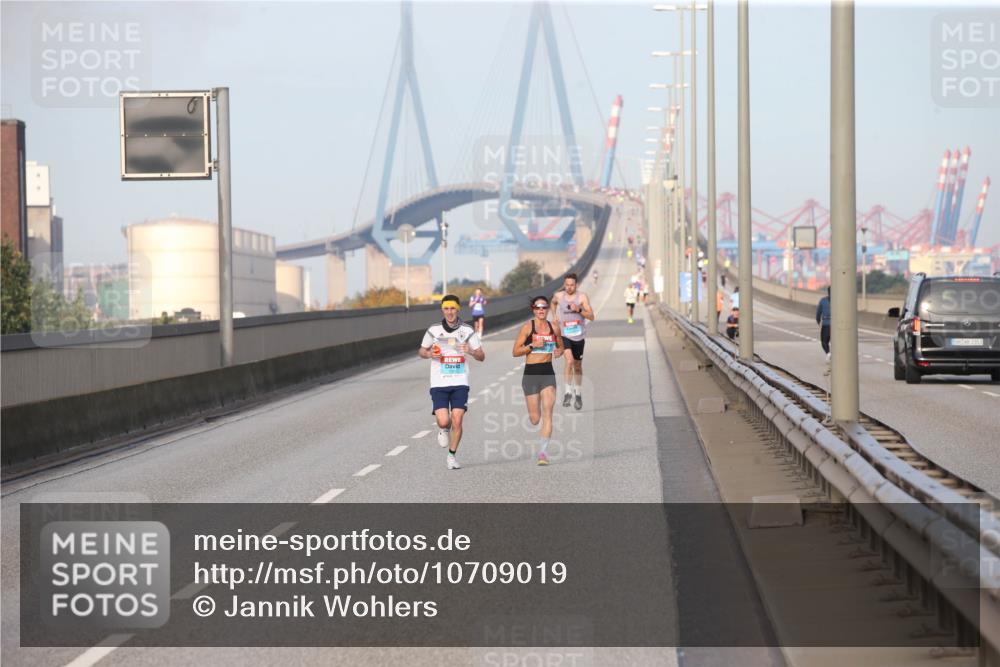 03.10.2026 - Köhlbrandbrückenlauf Jannik Wohlers http://msf.ph/oto/10709019 03.10.2026 09:36:23 Position 3 2353 meine-sportfotos.de