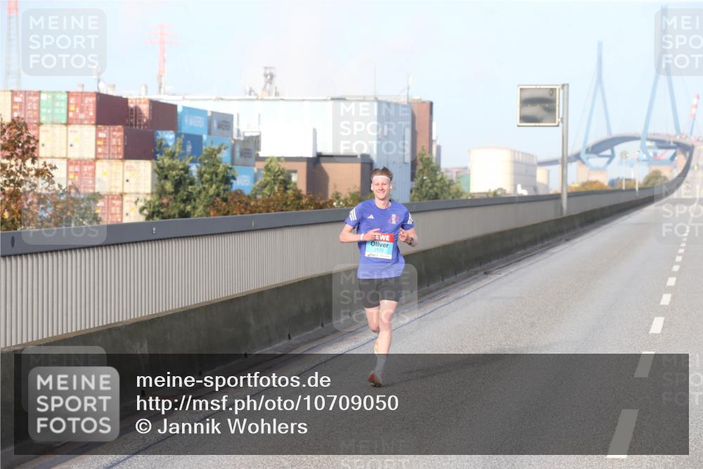 03.10.2026 - Köhlbrandbrückenlauf Jannik Wohlers http://msf.ph/oto/10709050 03.10.2026 09:36:59 Position 3 2172 meine-sportfotos.de