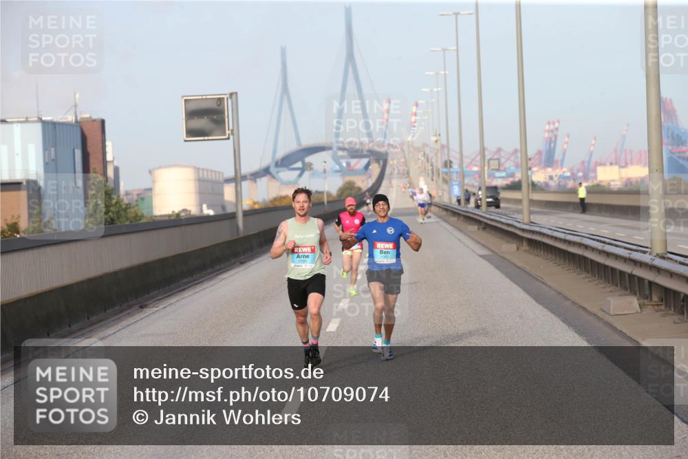 03.10.2026 - Köhlbrandbrückenlauf Jannik Wohlers http://msf.ph/oto/10709074 03.10.2026 09:37:32 Position 3 2109, 1083 meine-sportfotos.de