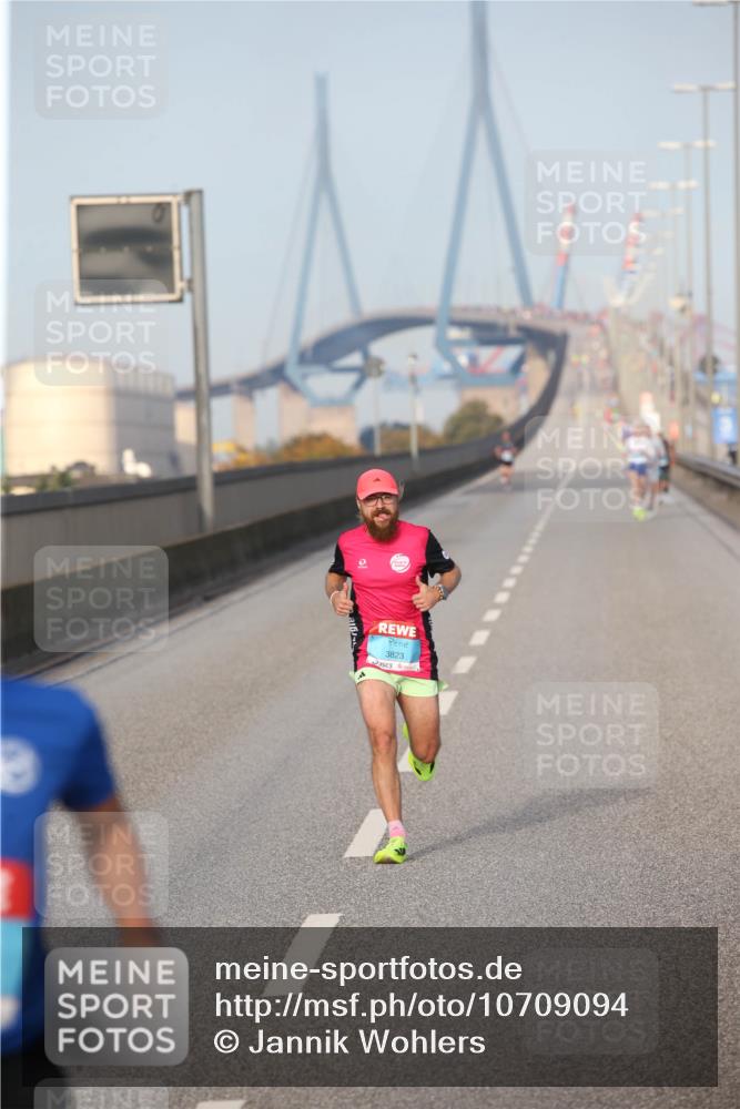 03.10.2026 - Köhlbrandbrückenlauf Jannik Wohlers http://msf.ph/oto/10709094 03.10.2026 09:37:36 Position 3 3823 meine-sportfotos.de