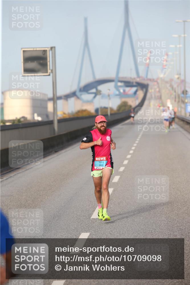 03.10.2026 - Köhlbrandbrückenlauf Jannik Wohlers http://msf.ph/oto/10709098 03.10.2026 09:37:36 Position 3 3823 meine-sportfotos.de
