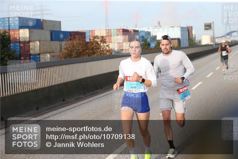 03.10.2026 - Köhlbrandbrückenlauf Jannik Wohlers http://msf.ph/oto/10709138 03.10.2026 09:38:01 Position 3 3849, 3827 meine-sportfotos.de