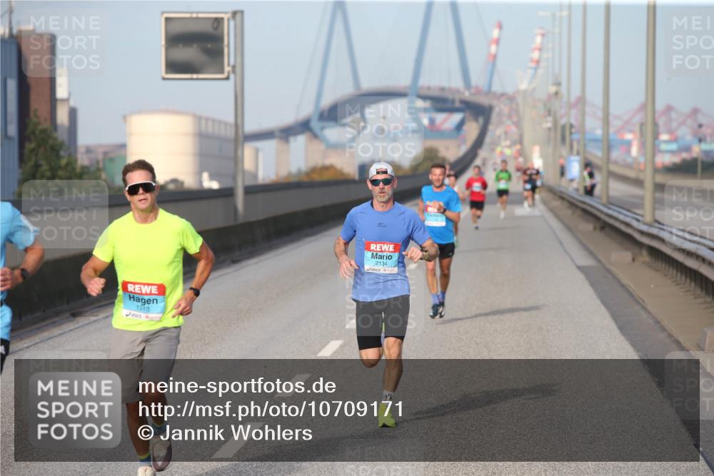03.10.2026 - Köhlbrandbrückenlauf Jannik Wohlers http://msf.ph/oto/10709171 03.10.2026 09:38:52 Position 3 1310, 2134 meine-sportfotos.de