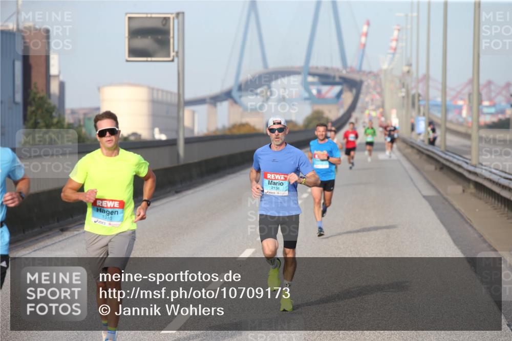 03.10.2026 - Köhlbrandbrückenlauf Jannik Wohlers http://msf.ph/oto/10709173 03.10.2026 09:38:52 Position 3 1310, 2134 meine-sportfotos.de
