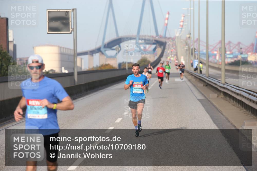 03.10.2026 - Köhlbrandbrückenlauf Jannik Wohlers http://msf.ph/oto/10709180 03.10.2026 09:38:55 Position 3 4, 2116 meine-sportfotos.de