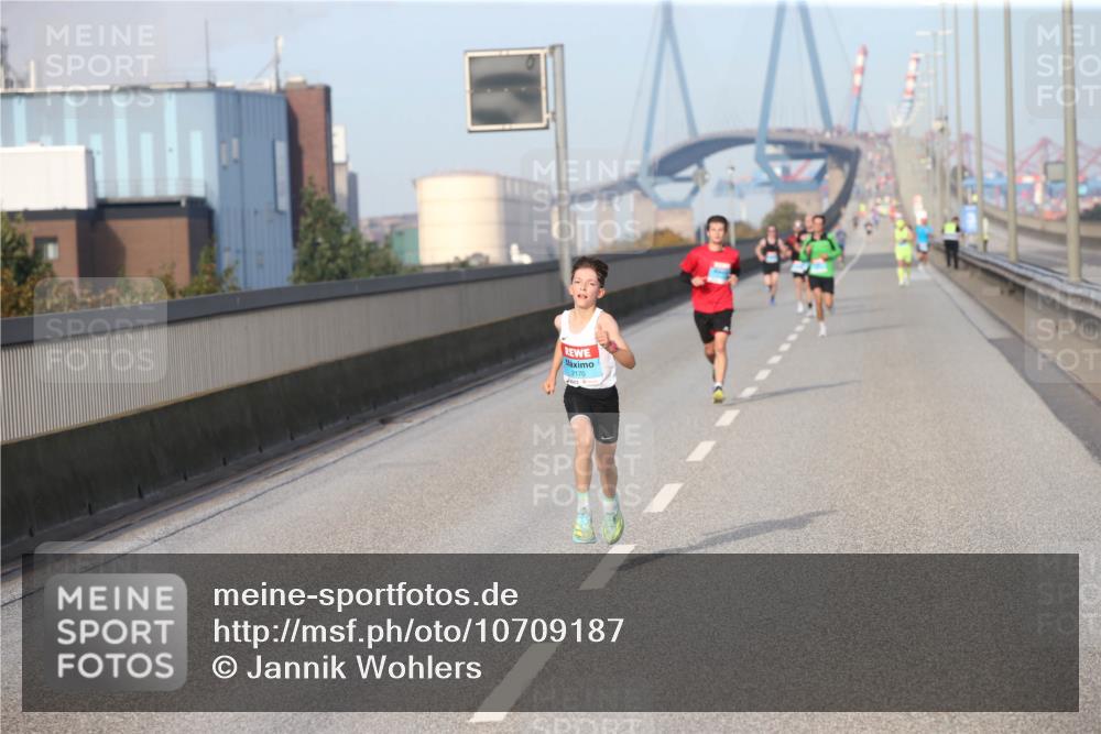 03.10.2026 - Köhlbrandbrückenlauf Jannik Wohlers http://msf.ph/oto/10709187 03.10.2026 09:39:05 Position 3 2170 meine-sportfotos.de
