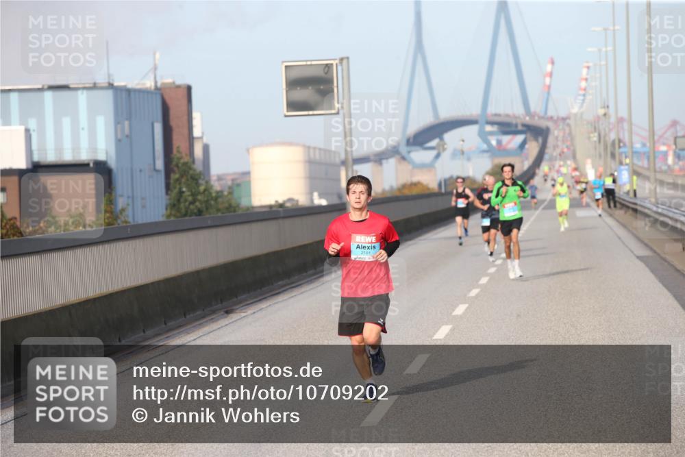 03.10.2026 - Köhlbrandbrückenlauf Jannik Wohlers http://msf.ph/oto/10709202 03.10.2026 09:39:10 Position 3 2181 meine-sportfotos.de