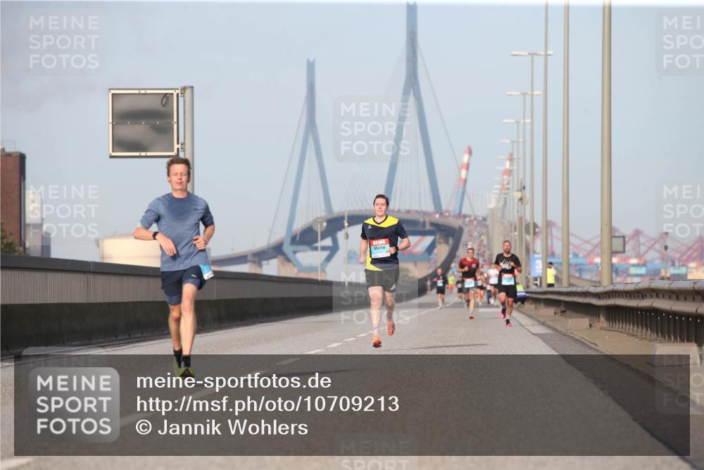 03.10.2026 - Köhlbrandbrückenlauf Jannik Wohlers http://msf.ph/oto/10709213 03.10.2026 09:39:44 Position 3  meine-sportfotos.de