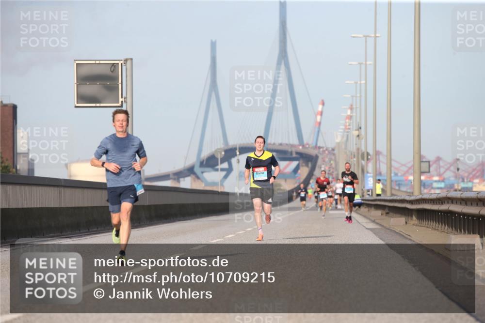 03.10.2026 - Köhlbrandbrückenlauf Jannik Wohlers http://msf.ph/oto/10709215 03.10.2026 09:39:44 Position 3  meine-sportfotos.de