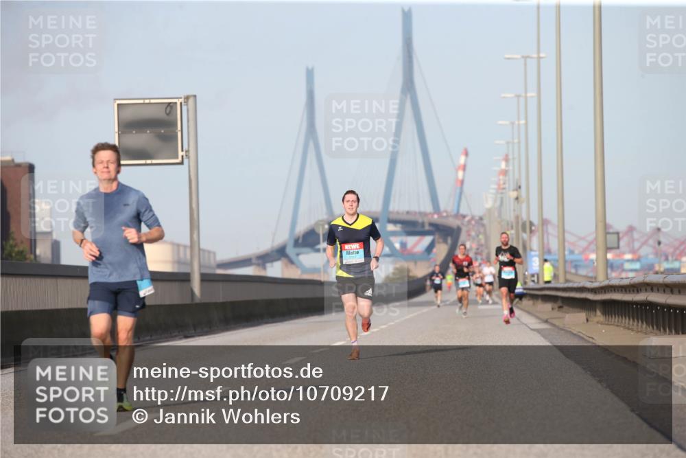 03.10.2026 - Köhlbrandbrückenlauf Jannik Wohlers http://msf.ph/oto/10709217 03.10.2026 09:39:45 Position 3  meine-sportfotos.de
