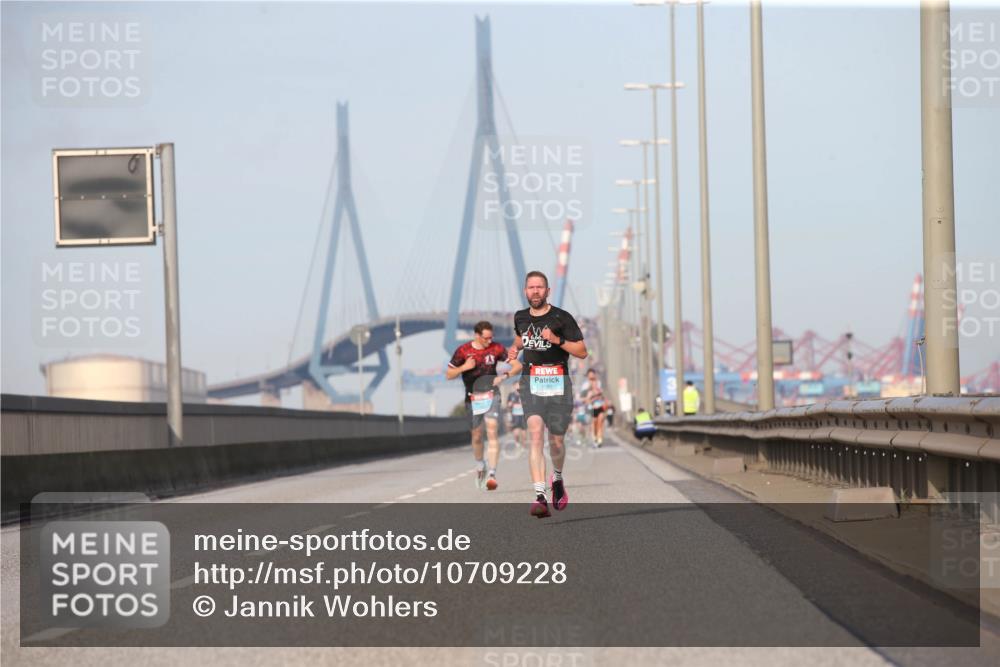 03.10.2026 - Köhlbrandbrückenlauf Jannik Wohlers http://msf.ph/oto/10709228 03.10.2026 09:39:53 Position 3  meine-sportfotos.de