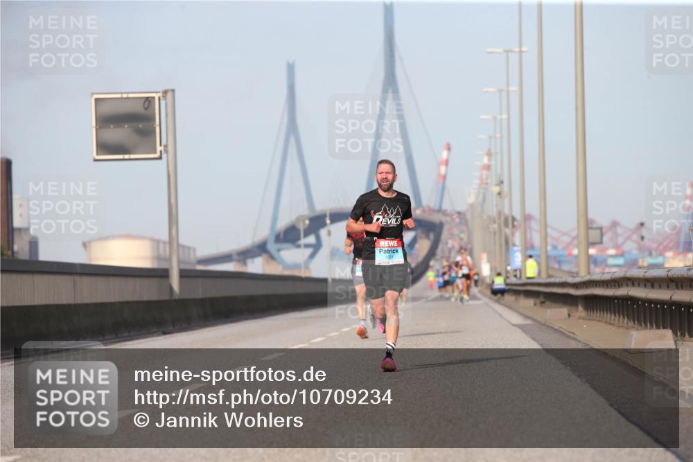 03.10.2026 - Köhlbrandbrückenlauf Jannik Wohlers http://msf.ph/oto/10709234 03.10.2026 09:39:55 Position 3 1091 meine-sportfotos.de