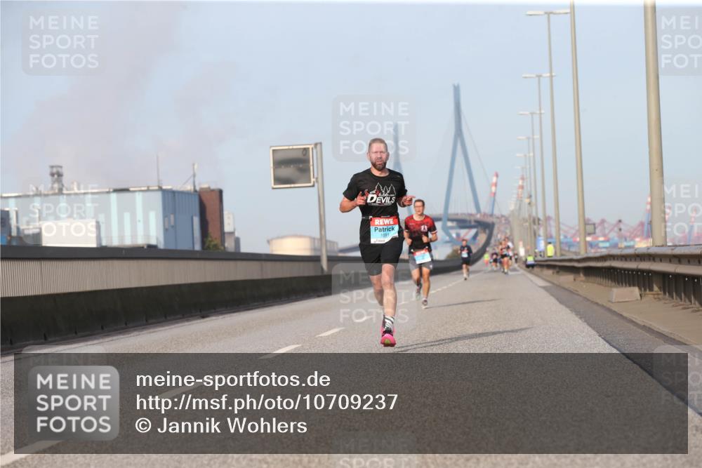 03.10.2026 - Köhlbrandbrückenlauf Jannik Wohlers http://msf.ph/oto/10709237 03.10.2026 09:39:58 Position 3 1091 meine-sportfotos.de