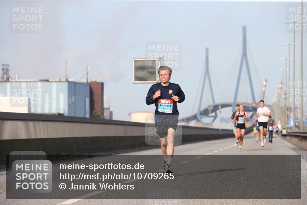 03.10.2026 - Köhlbrandbrückenlauf Jannik Wohlers http://msf.ph/oto/10709265 03.10.2026 09:40:14 Position 3 1007 meine-sportfotos.de