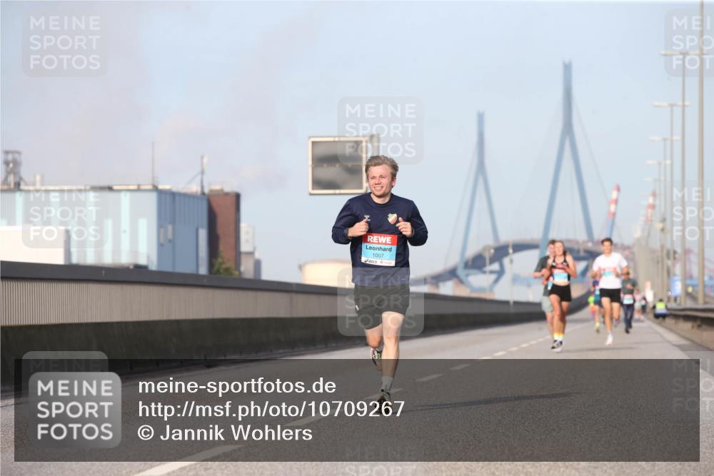 03.10.2026 - Köhlbrandbrückenlauf Jannik Wohlers http://msf.ph/oto/10709267 03.10.2026 09:40:14 Position 3 1007 meine-sportfotos.de