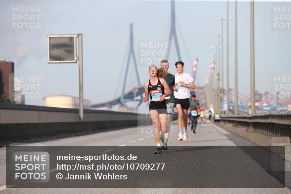 03.10.2026 - Köhlbrandbrückenlauf Jannik Wohlers http://msf.ph/oto/10709277 03.10.2026 09:40:19 Position 3 1507 meine-sportfotos.de