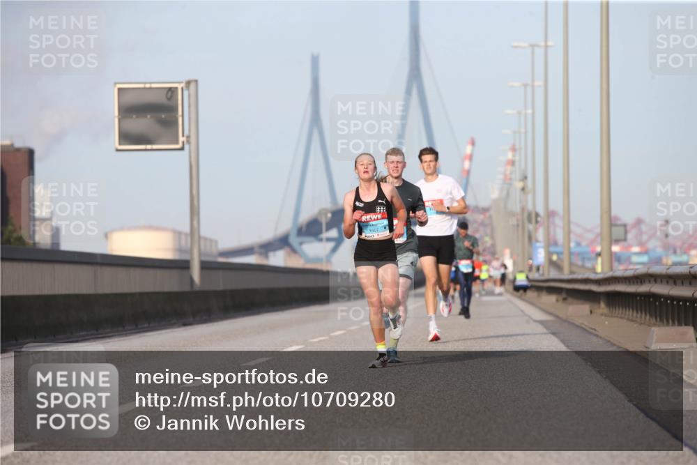03.10.2026 - Köhlbrandbrückenlauf Jannik Wohlers http://msf.ph/oto/10709280 03.10.2026 09:40:19 Position 3 1507 meine-sportfotos.de
