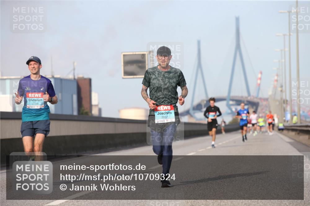 03.10.2026 - Köhlbrandbrückenlauf Jannik Wohlers http://msf.ph/oto/10709324 03.10.2026 09:40:32 Position 3 2165, 2067 meine-sportfotos.de