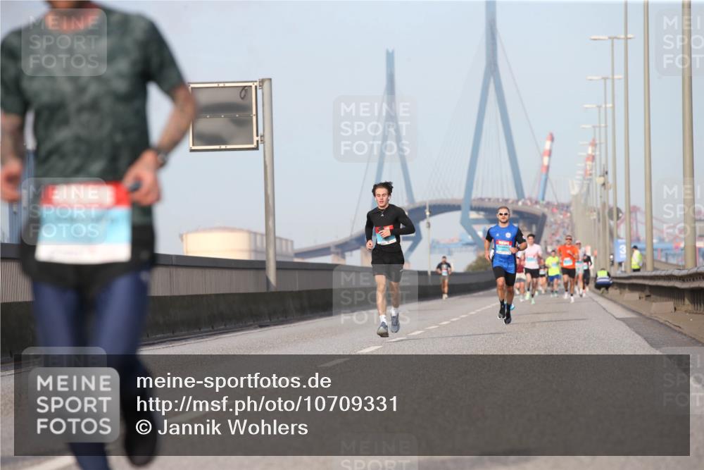 03.10.2026 - Köhlbrandbrückenlauf Jannik Wohlers http://msf.ph/oto/10709331 03.10.2026 09:40:33 Position 3  meine-sportfotos.de