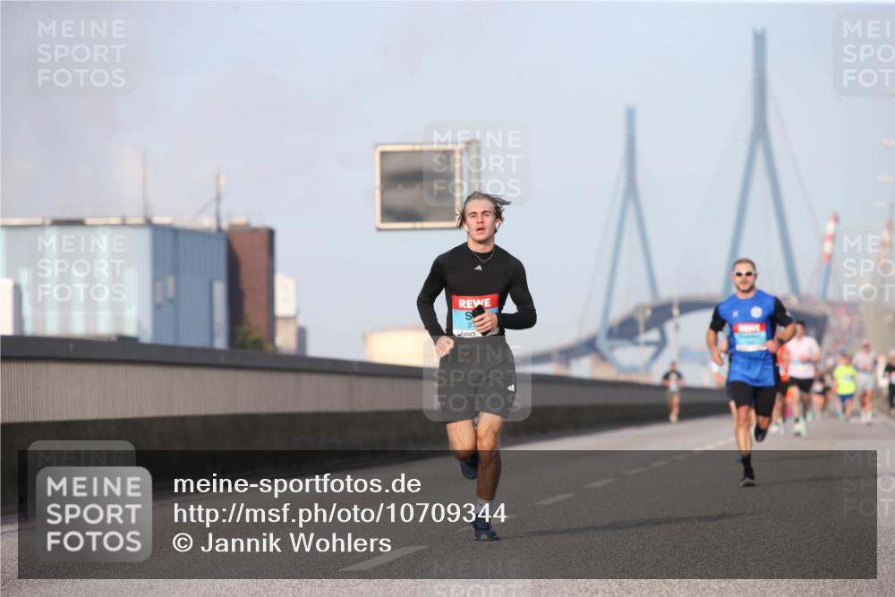 03.10.2026 - Köhlbrandbrückenlauf Jannik Wohlers http://msf.ph/oto/10709344 03.10.2026 09:40:38 Position 3  meine-sportfotos.de