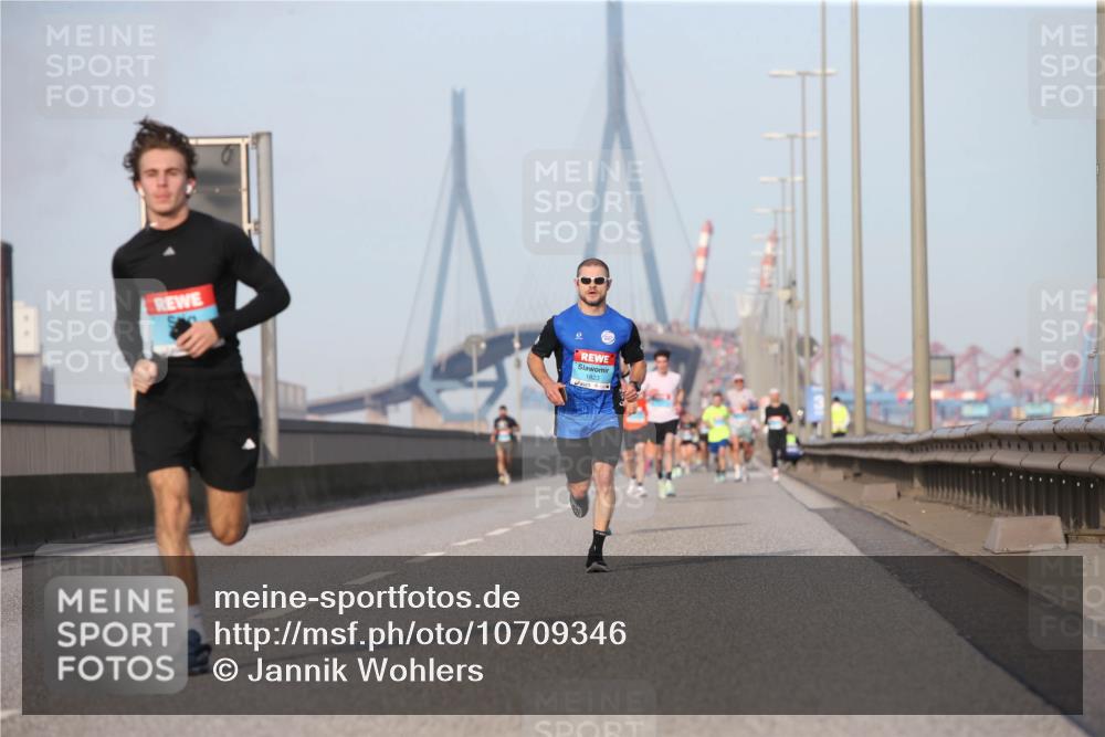 03.10.2026 - Köhlbrandbrückenlauf Jannik Wohlers http://msf.ph/oto/10709346 03.10.2026 09:40:40 Position 3 1823 meine-sportfotos.de