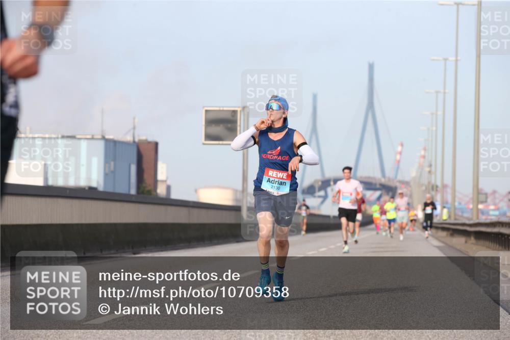 03.10.2026 - Köhlbrandbrückenlauf Jannik Wohlers http://msf.ph/oto/10709358 03.10.2026 09:40:46 Position 3 2130 meine-sportfotos.de