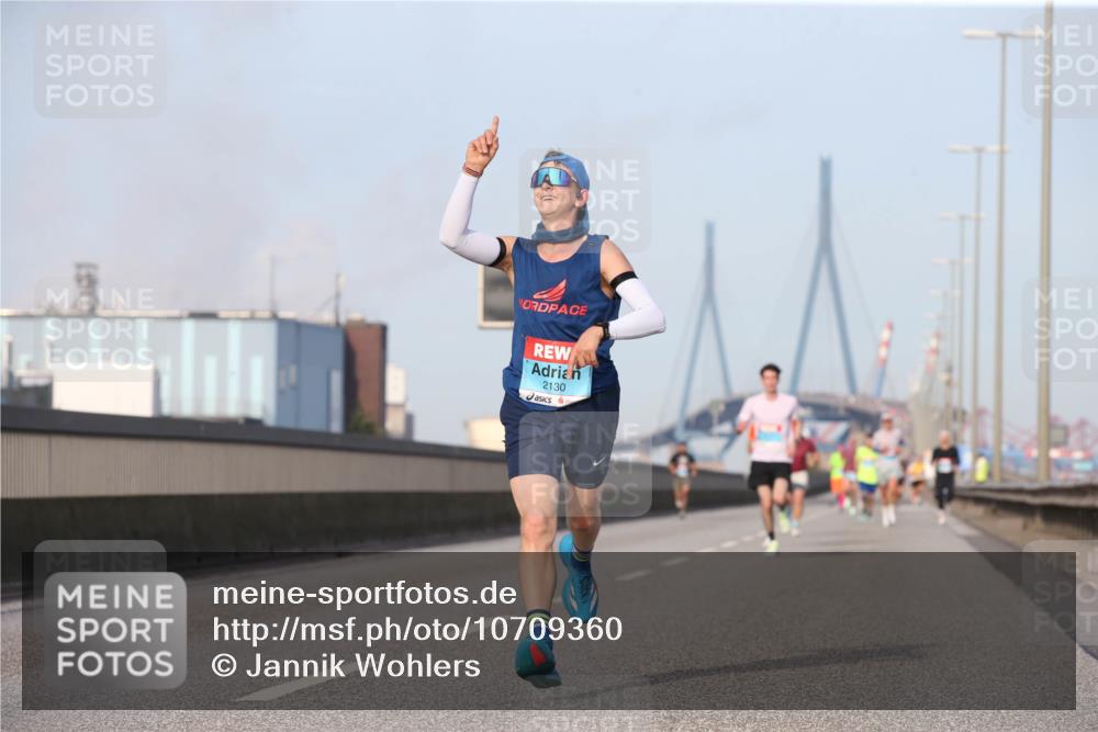 03.10.2026 - Köhlbrandbrückenlauf Jannik Wohlers http://msf.ph/oto/10709360 03.10.2026 09:40:47 Position 3 2130 meine-sportfotos.de
