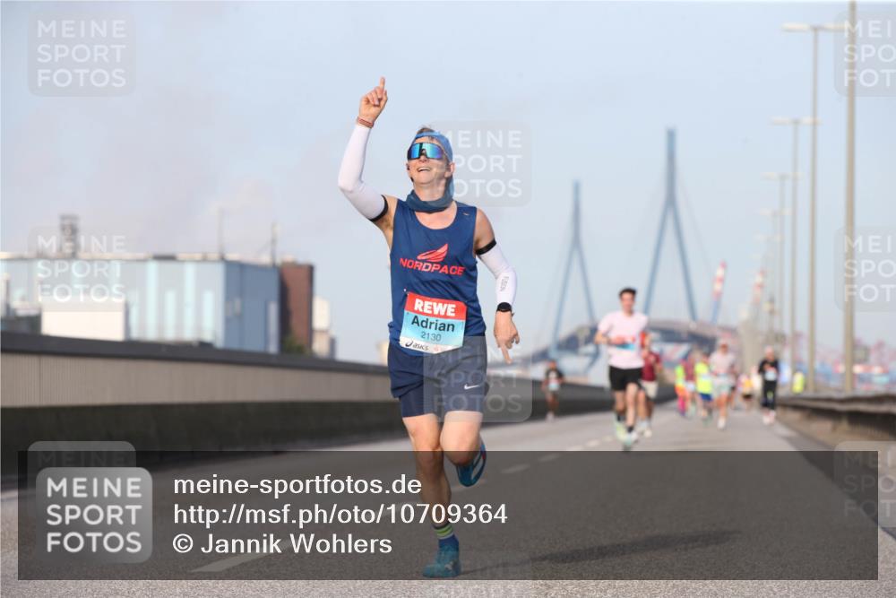 03.10.2026 - Köhlbrandbrückenlauf Jannik Wohlers http://msf.ph/oto/10709364 03.10.2026 09:40:47 Position 3 2130 meine-sportfotos.de