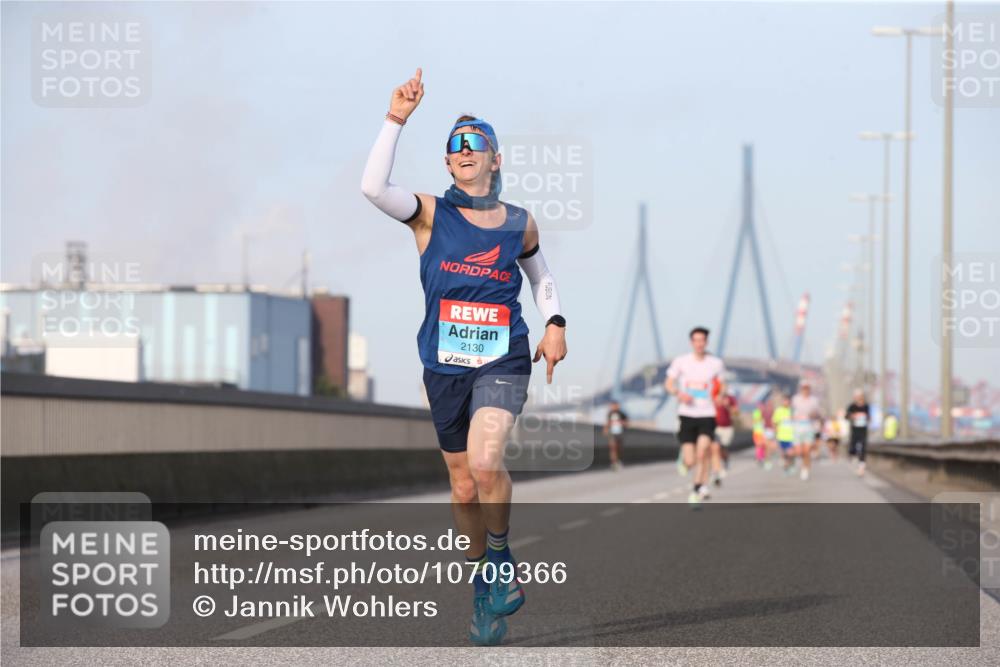 03.10.2026 - Köhlbrandbrückenlauf Jannik Wohlers http://msf.ph/oto/10709366 03.10.2026 09:40:47 Position 3 2130 meine-sportfotos.de