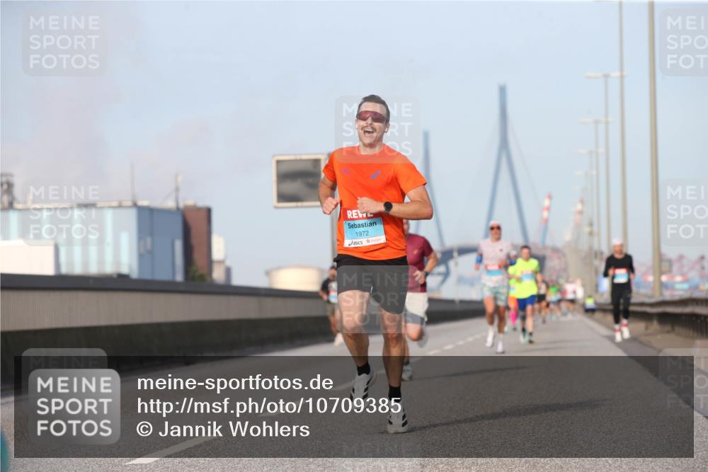 03.10.2026 - Köhlbrandbrückenlauf Jannik Wohlers http://msf.ph/oto/10709385 03.10.2026 09:40:55 Position 3 1972 meine-sportfotos.de