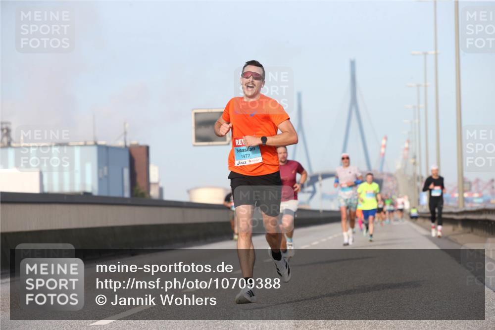 03.10.2026 - Köhlbrandbrückenlauf Jannik Wohlers http://msf.ph/oto/10709388 03.10.2026 09:40:55 Position 3 1972 meine-sportfotos.de