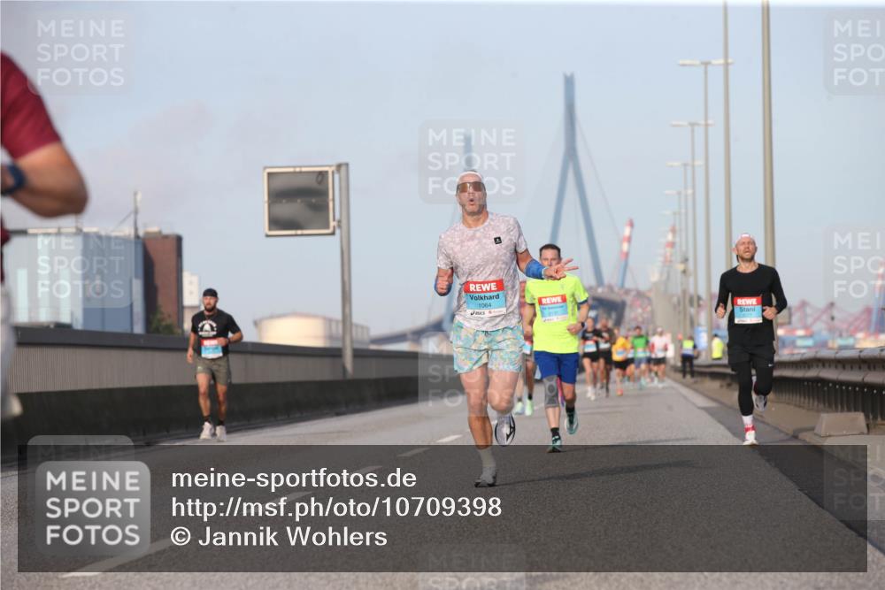 03.10.2026 - Köhlbrandbrückenlauf Jannik Wohlers http://msf.ph/oto/10709398 03.10.2026 09:41:00 Position 3 1064 meine-sportfotos.de