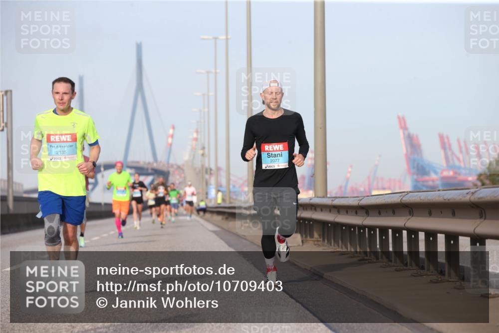 03.10.2026 - Köhlbrandbrückenlauf Jannik Wohlers http://msf.ph/oto/10709403 03.10.2026 09:41:03 Position 3 2135, 2077 meine-sportfotos.de