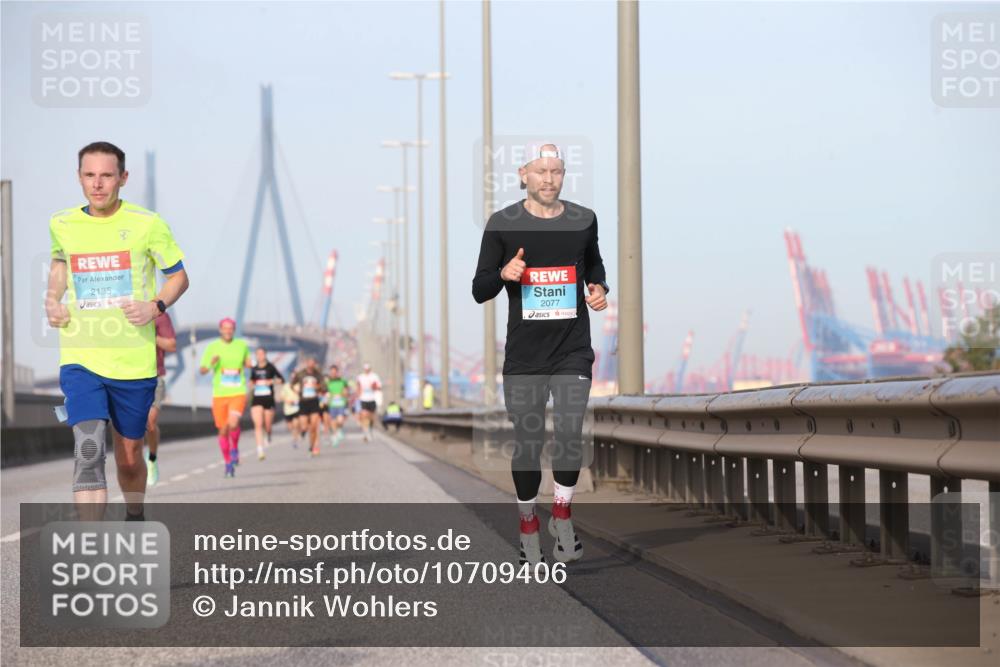 03.10.2026 - Köhlbrandbrückenlauf Jannik Wohlers http://msf.ph/oto/10709406 03.10.2026 09:41:04 Position 3 2135, 2077 meine-sportfotos.de