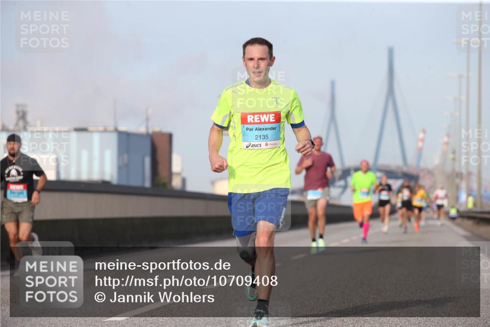 03.10.2026 - Köhlbrandbrückenlauf Jannik Wohlers http://msf.ph/oto/10709408 03.10.2026 09:41:05 Position 3 2135 meine-sportfotos.de