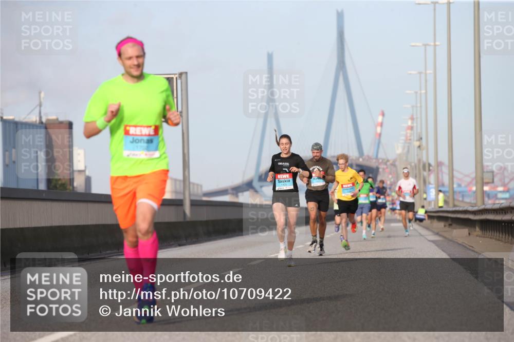 03.10.2026 - Köhlbrandbrückenlauf Jannik Wohlers http://msf.ph/oto/10709422 03.10.2026 09:41:12 Position 3 1425 meine-sportfotos.de