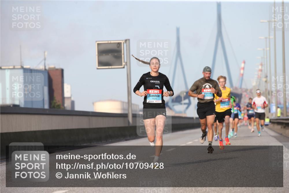 03.10.2026 - Köhlbrandbrückenlauf Jannik Wohlers http://msf.ph/oto/10709428 03.10.2026 09:41:14 Position 3 1425, 1413 meine-sportfotos.de