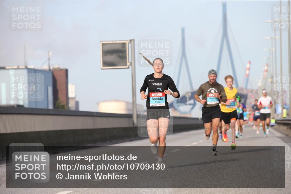 03.10.2026 - Köhlbrandbrückenlauf Jannik Wohlers http://msf.ph/oto/10709430 03.10.2026 09:41:14 Position 3 1425, 1413 meine-sportfotos.de