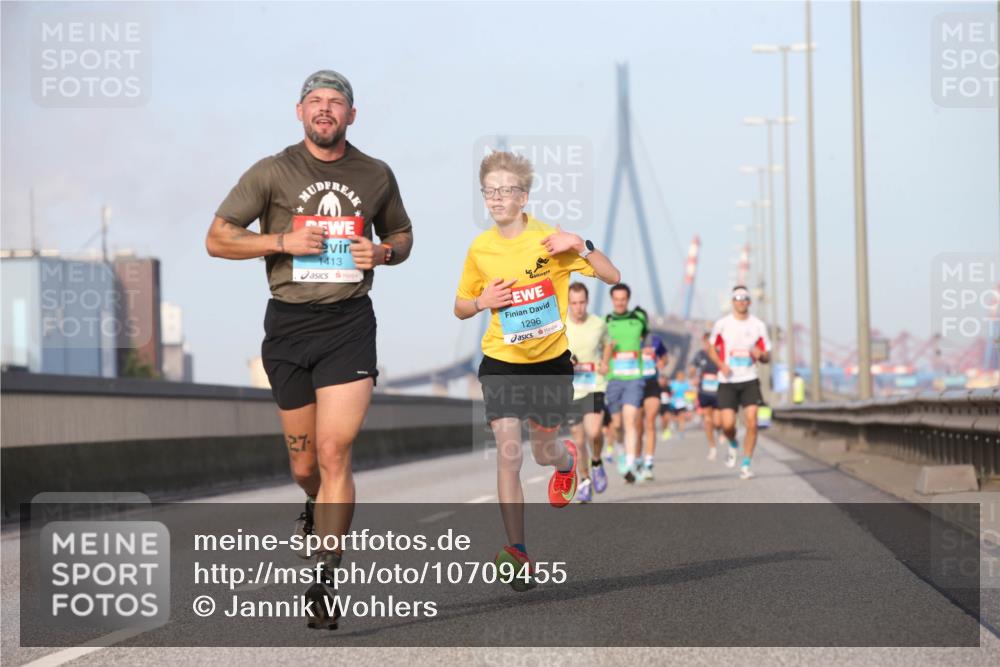 03.10.2026 - Köhlbrandbrückenlauf Jannik Wohlers http://msf.ph/oto/10709455 03.10.2026 09:41:19 Position 3 27, 1413, 1296 meine-sportfotos.de