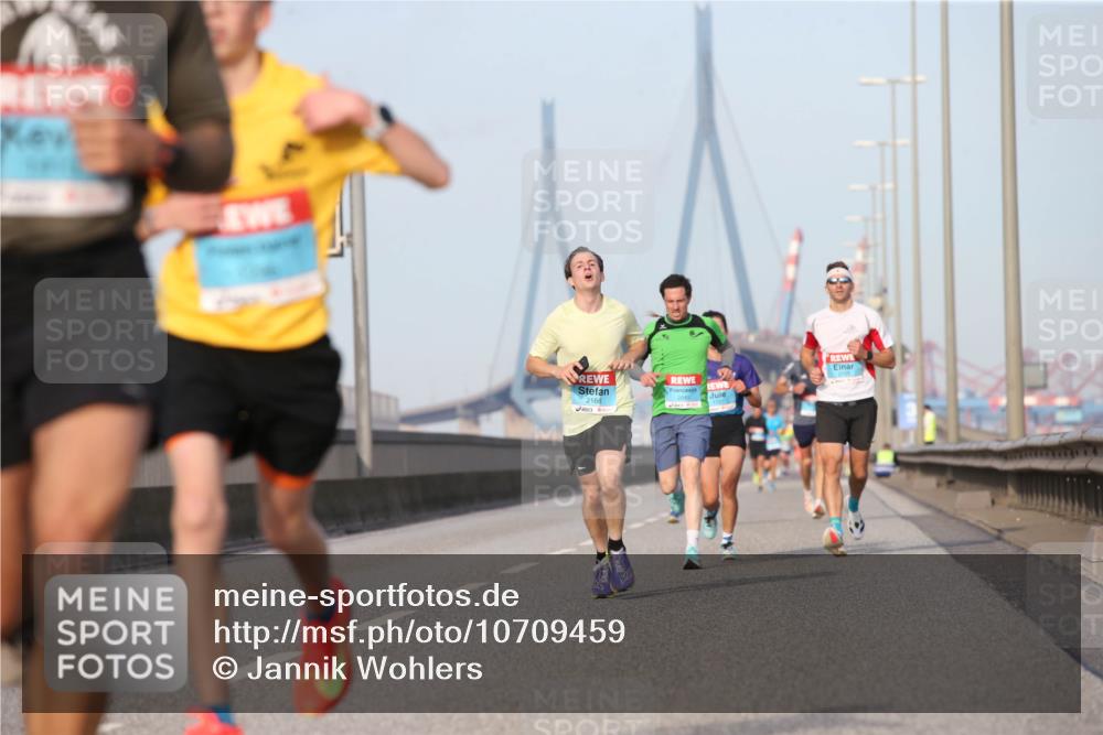 03.10.2026 - Köhlbrandbrückenlauf Jannik Wohlers http://msf.ph/oto/10709459 03.10.2026 09:41:20 Position 3 2166 meine-sportfotos.de